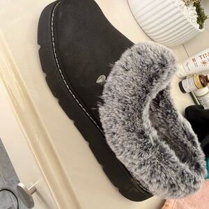 Skechers Black Faux Fur Lined Slippers